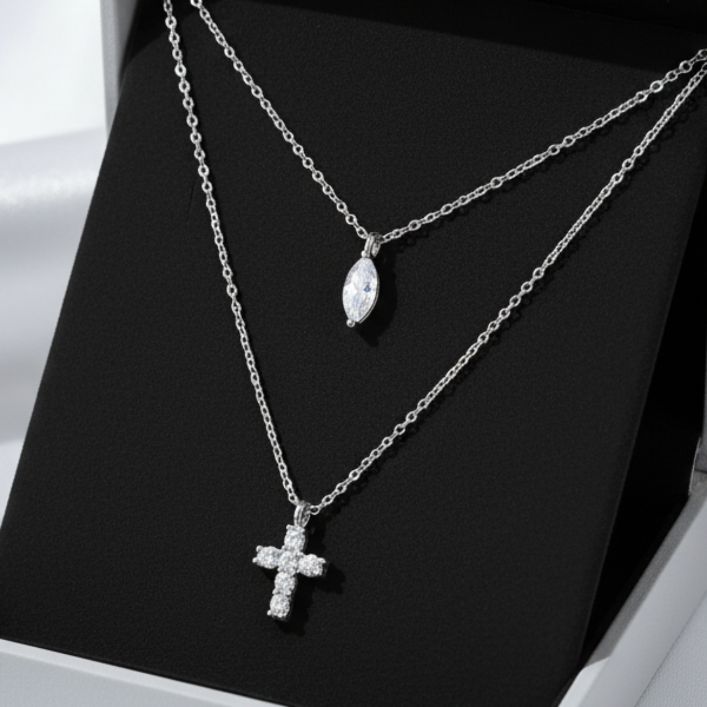 Double layer necklace in black insert grey box
