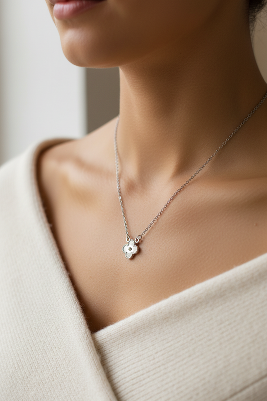 Quatrefoil Necklace Model 2