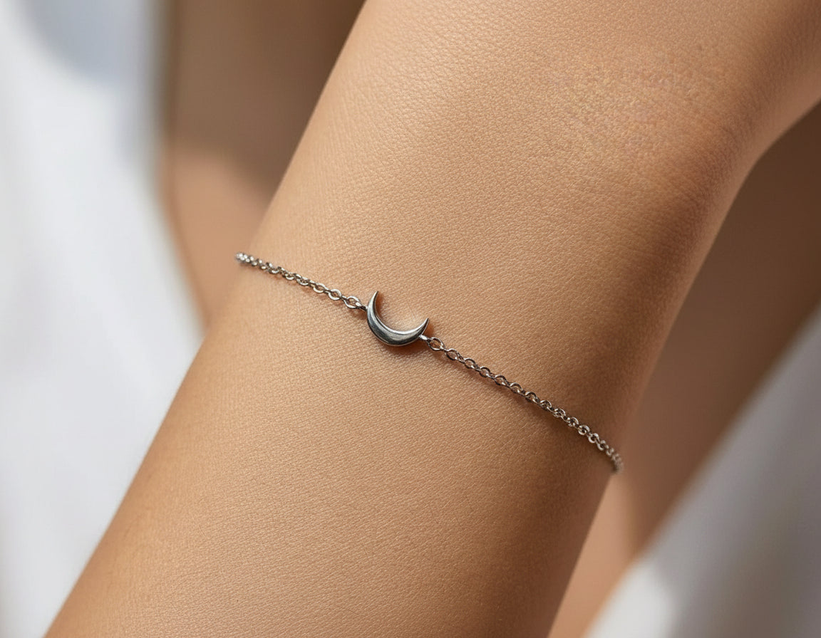 Luna Petite Crescent Bracelet