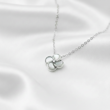 Four-Leaf Clover Necklace - GRA Certified Moissanite & Mother of Pearl - 925 Sterling Silver
