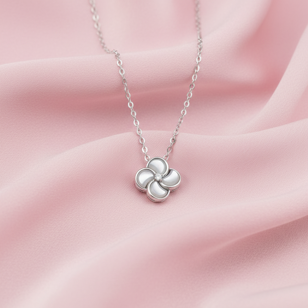 Four-Leaf Clover Necklace - GRA Certified Moissanite & Mother of Pearl - 925 Sterling Silver