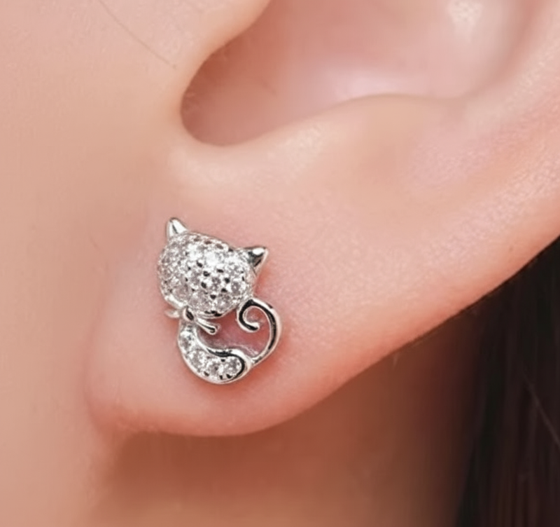 Improved Crystal Cat Stud Earring